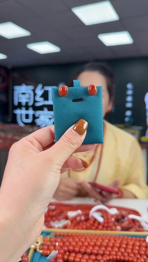 银S925镶嵌耳扣南红玛瑙多样发其一/250950199