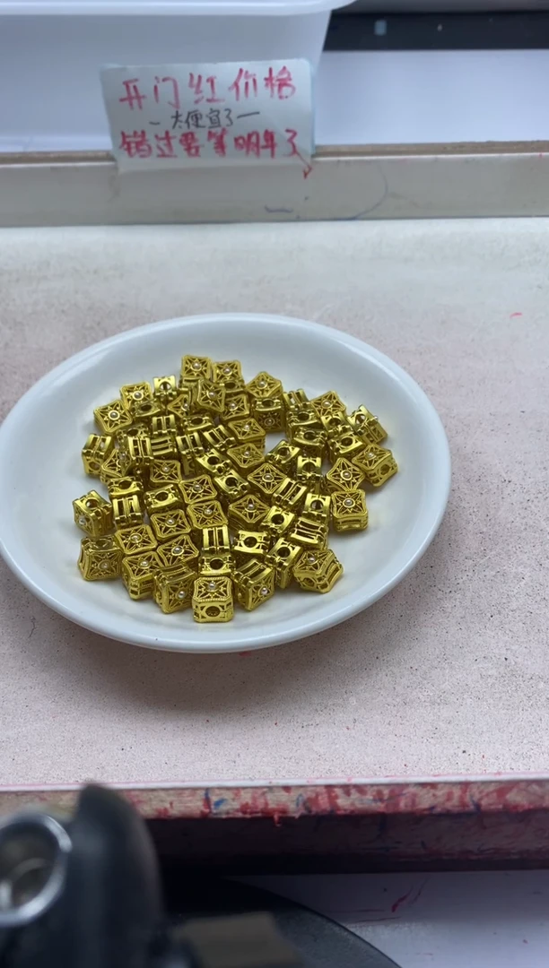 【闪购商品】玛瑙/玉髓颈饰银S800镶嵌x302珍珍魔方隔珠*5个