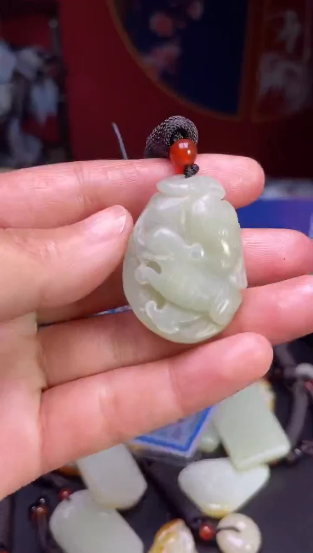 颈饰未镶嵌和田玉1