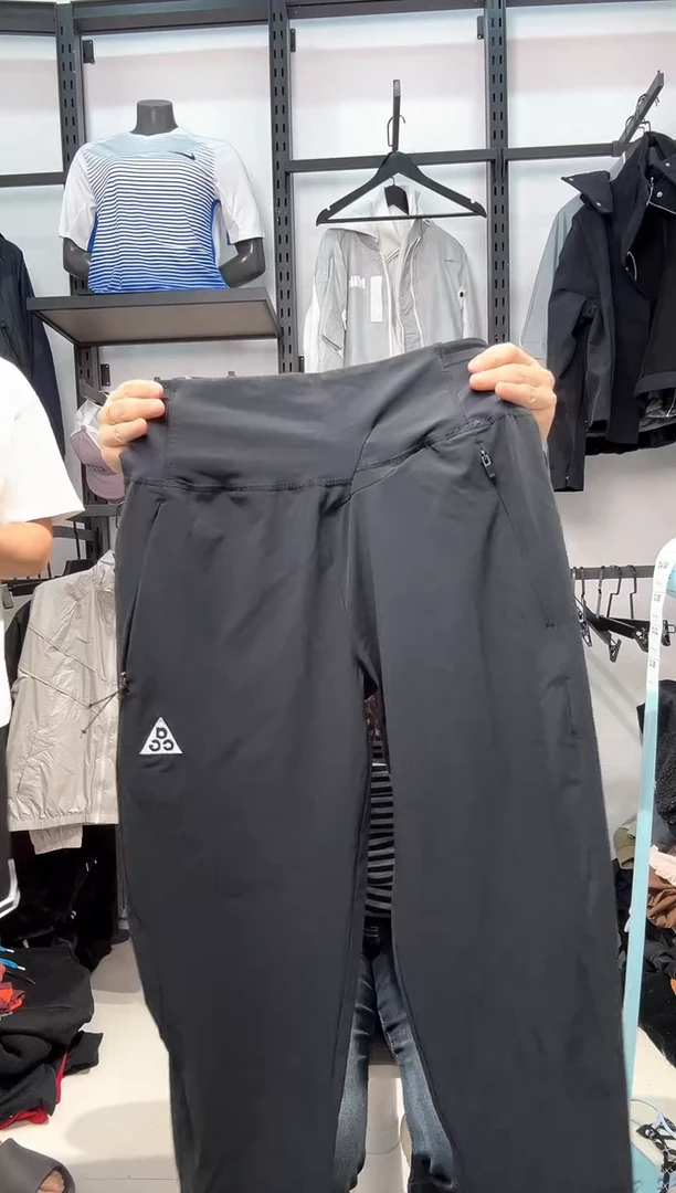 2136编码  瑕疵直播间过款为准 尺码S