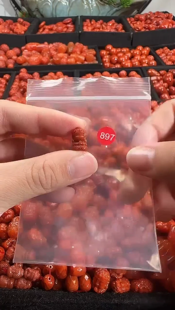 颈饰未镶嵌南红玛瑙1