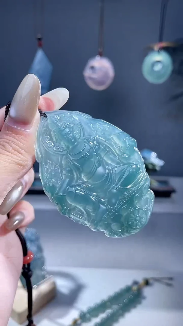 颈饰未镶嵌翡翠观音自在