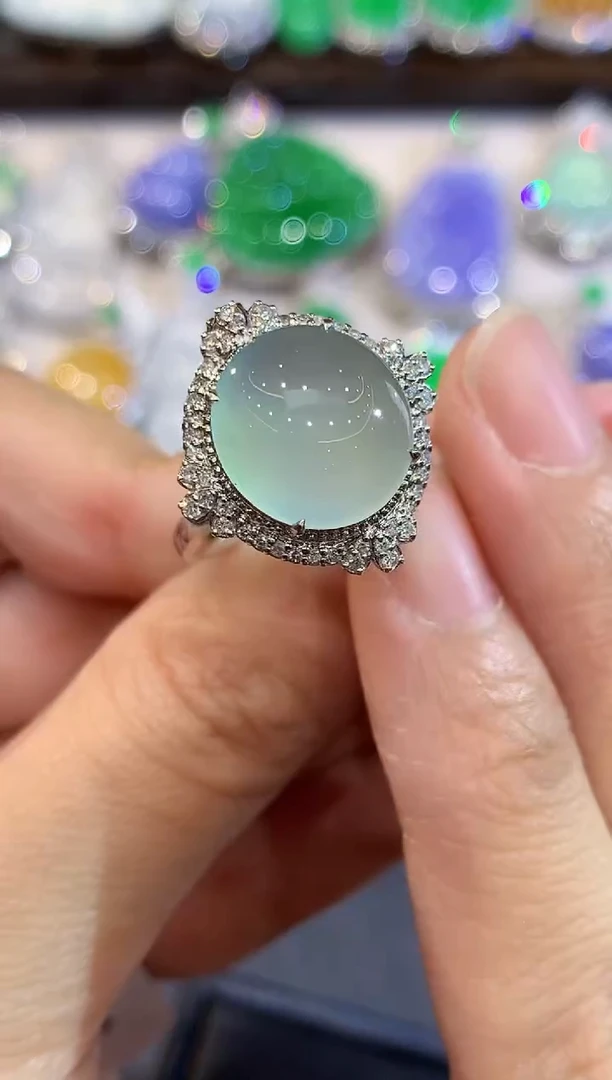 18K金镶嵌戒指翡翠LSR多样性发其一