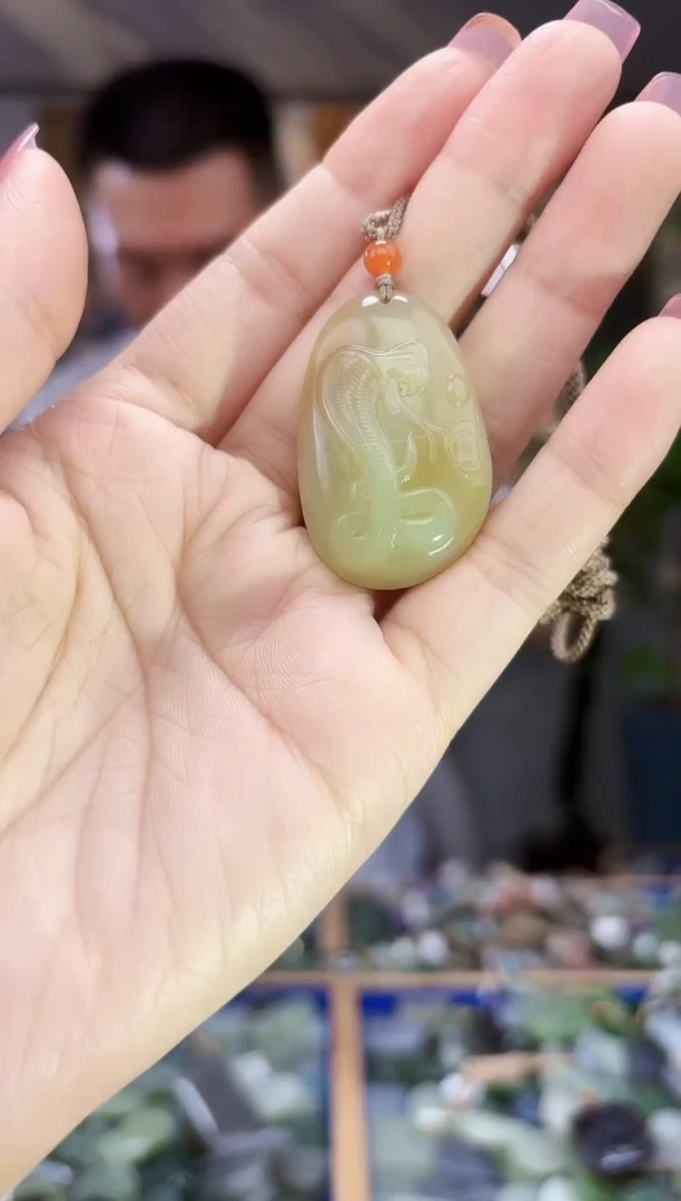 和田玉未镶嵌挂件拍一发一