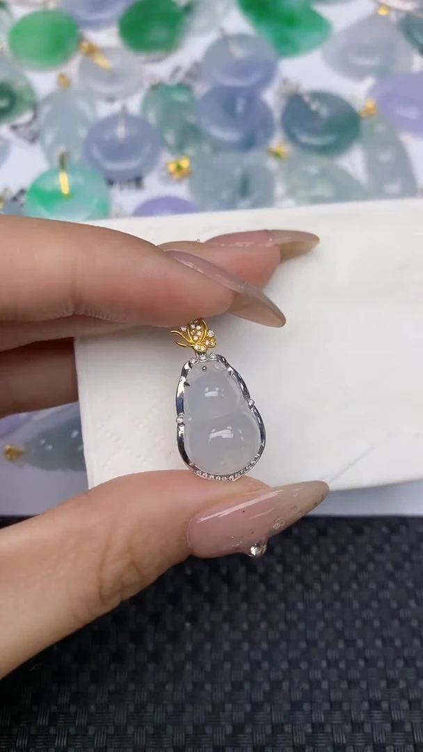 颈饰18K金镶嵌翡翠为****3天然缅甸翡翠a货百元以上9元证书费自理