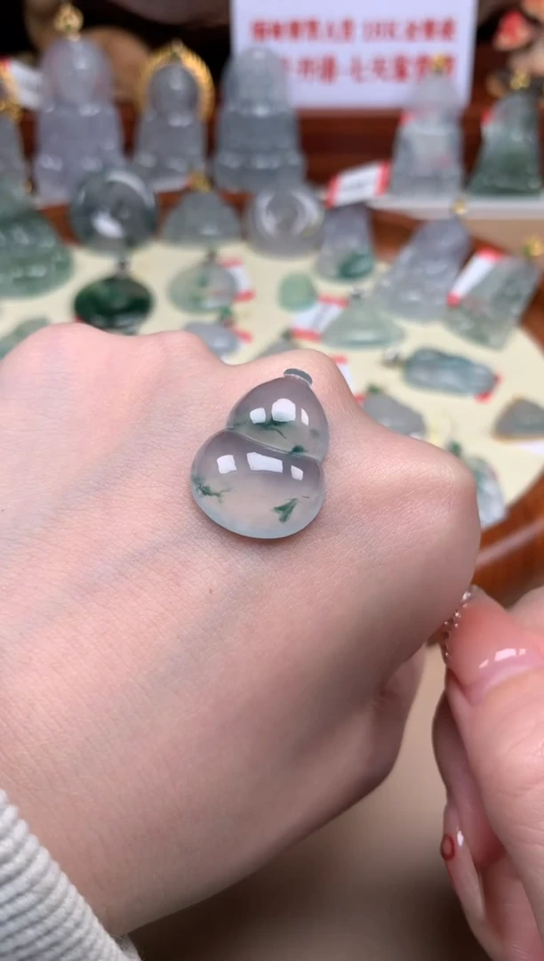 【闪购商品】翡翠颈饰18K金镶嵌葫芦