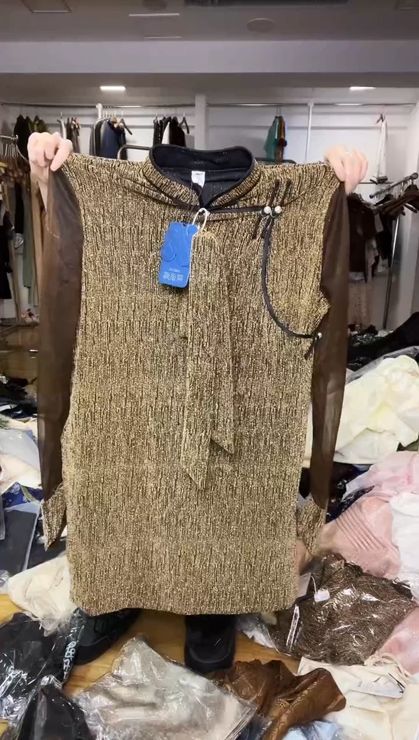 连衣裙       L码        135斤