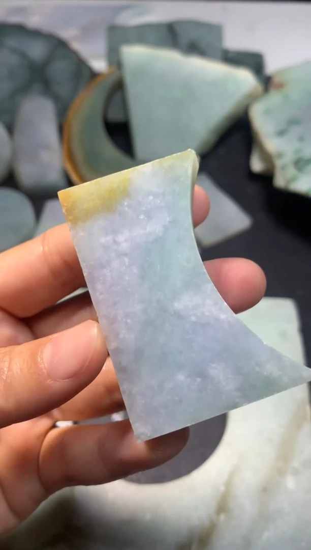 【闪购商品】翡翠颈饰未镶嵌料子