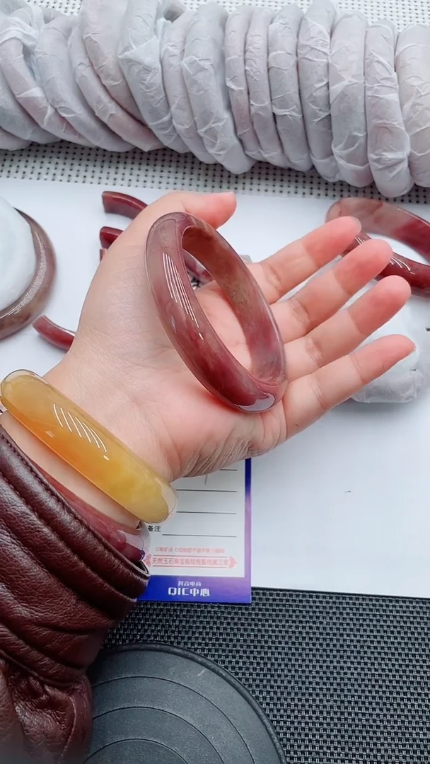 未镶嵌手镯石英质玉149-64-65
