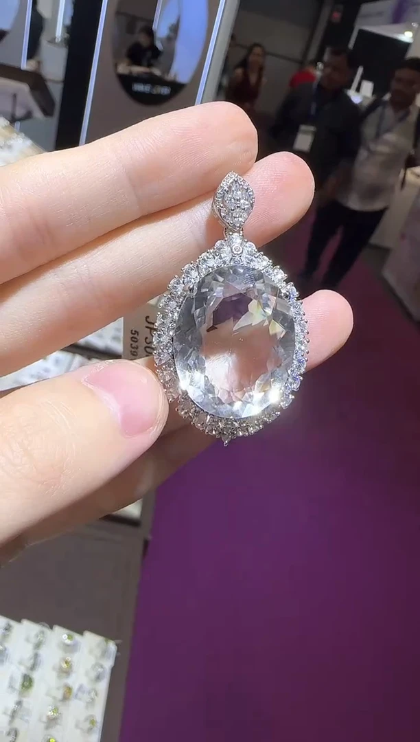 颈饰银S925镶嵌水晶净体白水晶18*25mm60ct