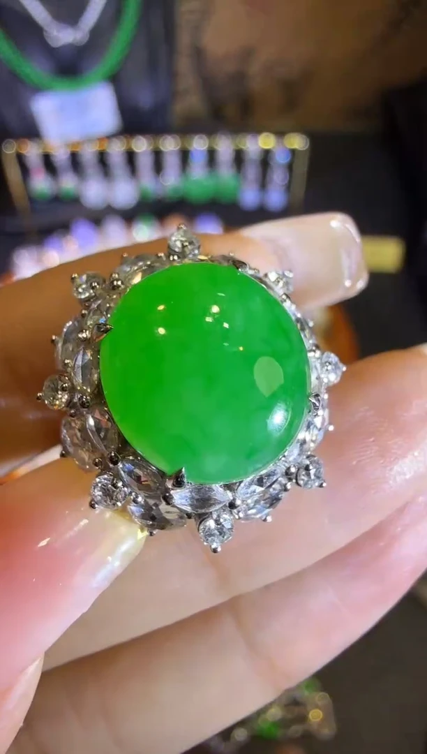 【闪购商品】翡翠戒指18K金镶嵌满绿蛋面
