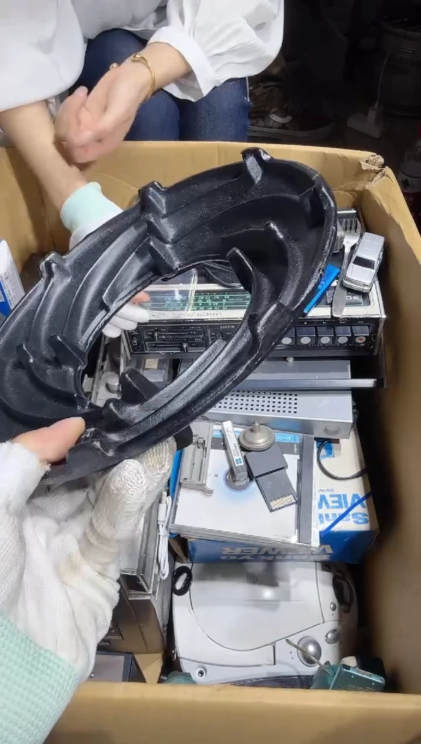 8新鍾**中   960中古商品，瑕疵品，不保好坏。