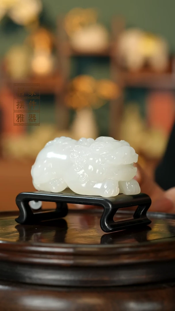 玉《纳福貔貅》摆件