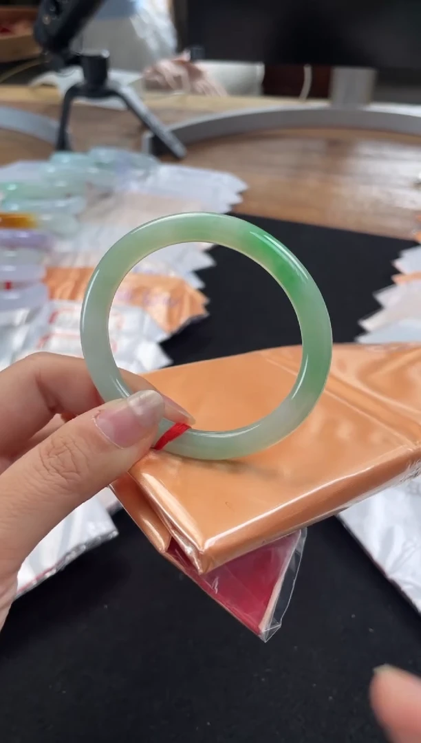 翡翠手镯未镶嵌1号-52圆条贵妃/MY/2