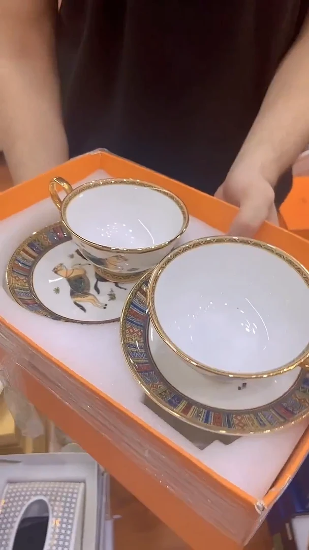 杯鸿辉家品牌瓷器，京东包邮！