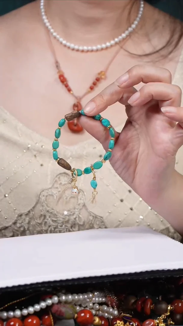 绿松石未镶嵌沉香等多宝手链