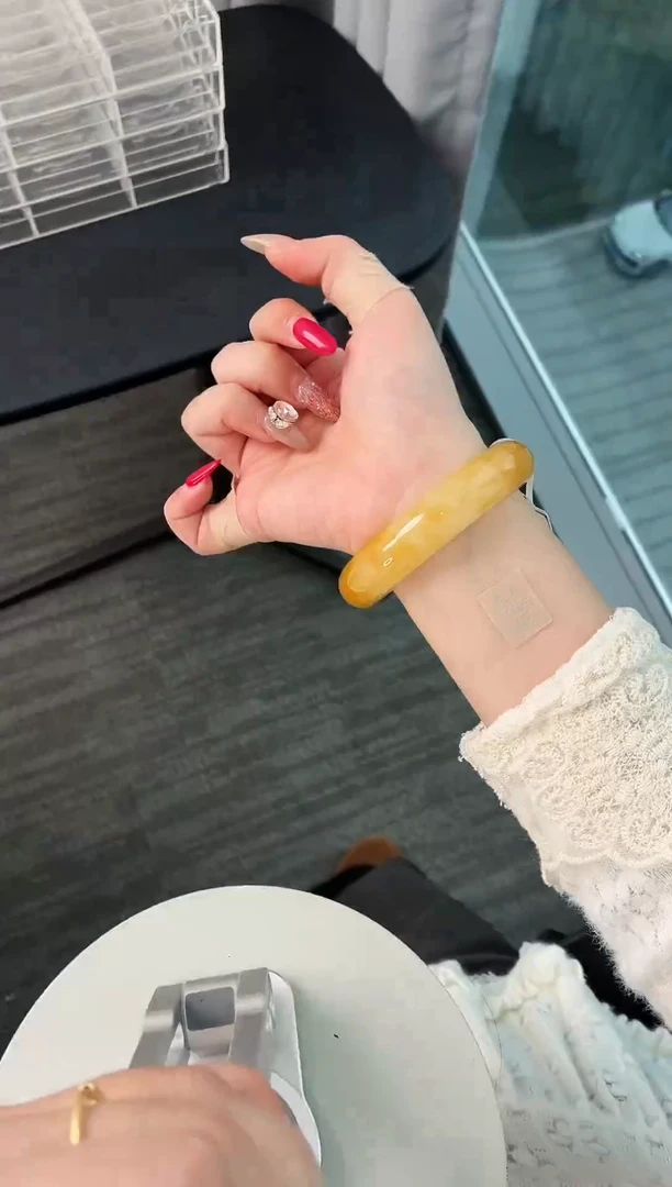 未镶嵌手镯石英质玉66.58