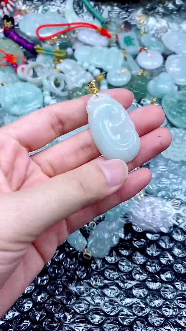 翡翠未镶嵌颈饰110《多样性发货》