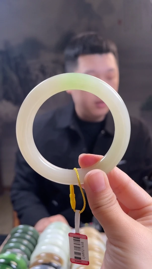 未镶嵌手镯和田玉58圈口7658