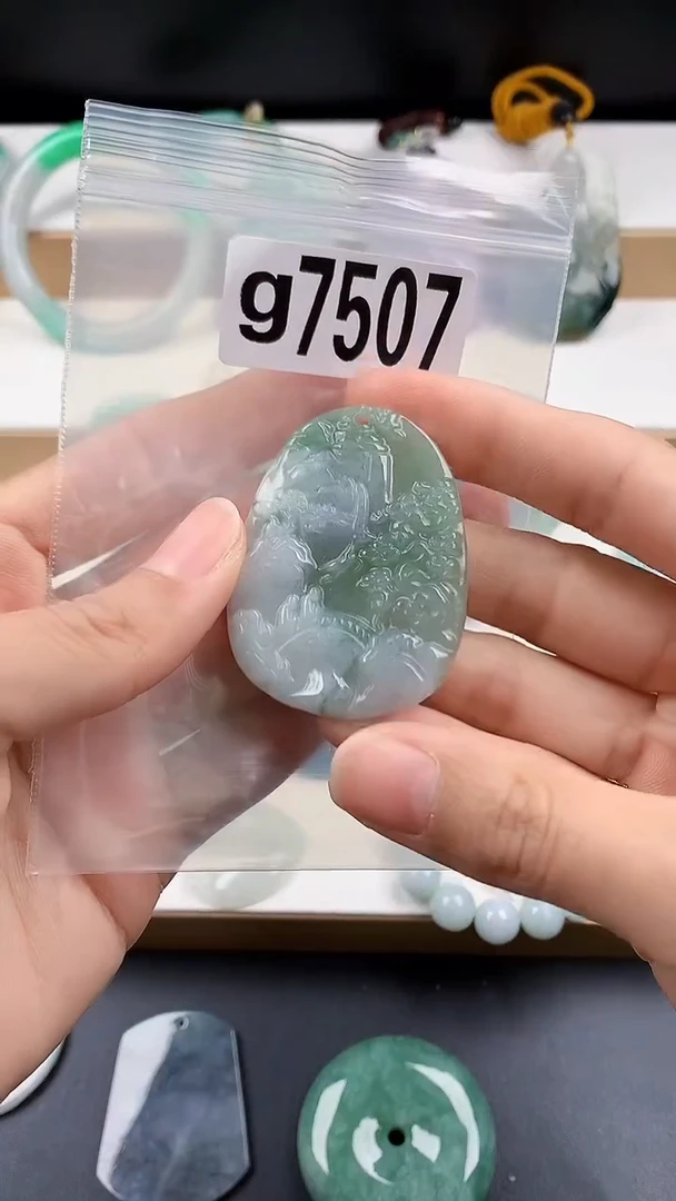 颈饰未镶嵌翡翠天然翡翠吊坠挂件