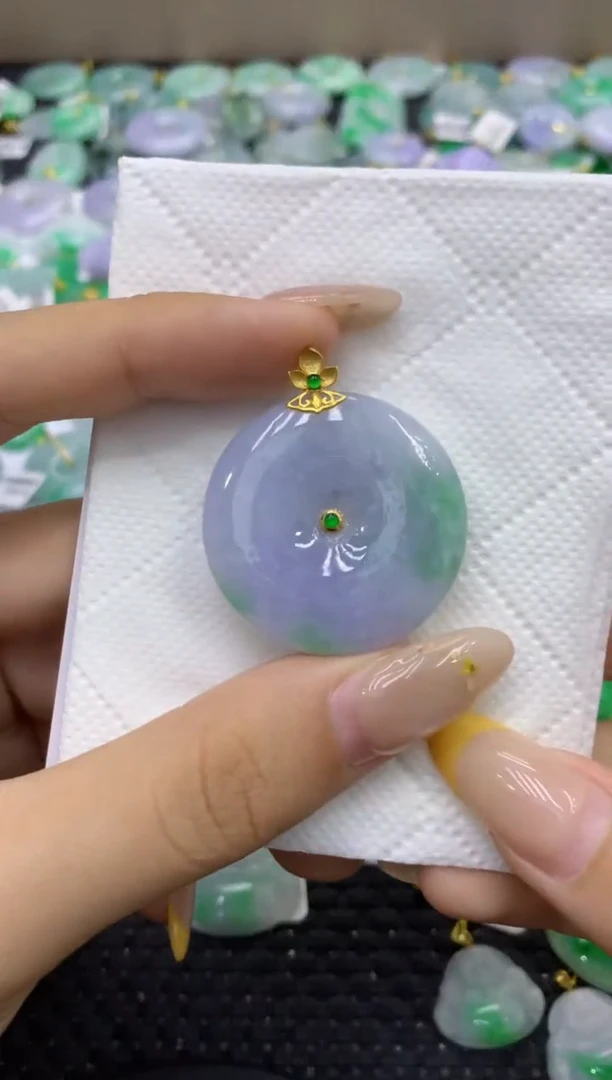 颈饰18K金镶嵌翡翠天然缅甸翡翠A货