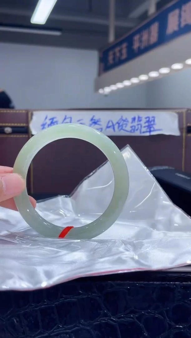 未镶嵌手镯翡翠3