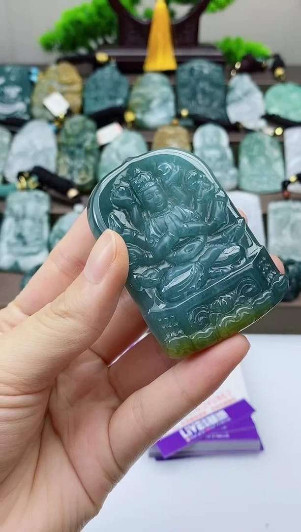 翡翠未镶嵌颈饰