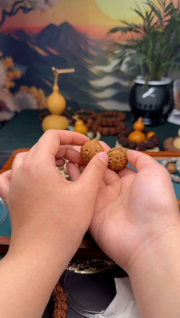 【闪购商品】文玩核桃手串小秋子一对（小手捻）