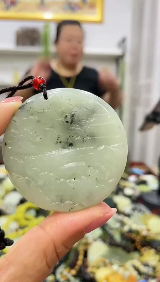 岫玉未镶嵌吊坠