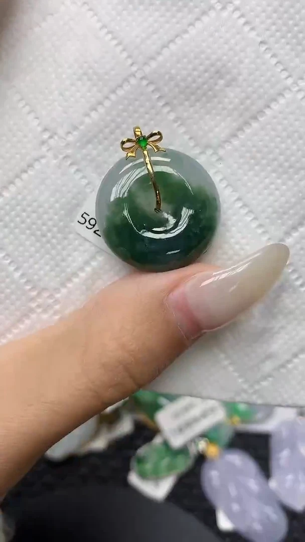 颈饰18K金镶嵌翡翠11111111111