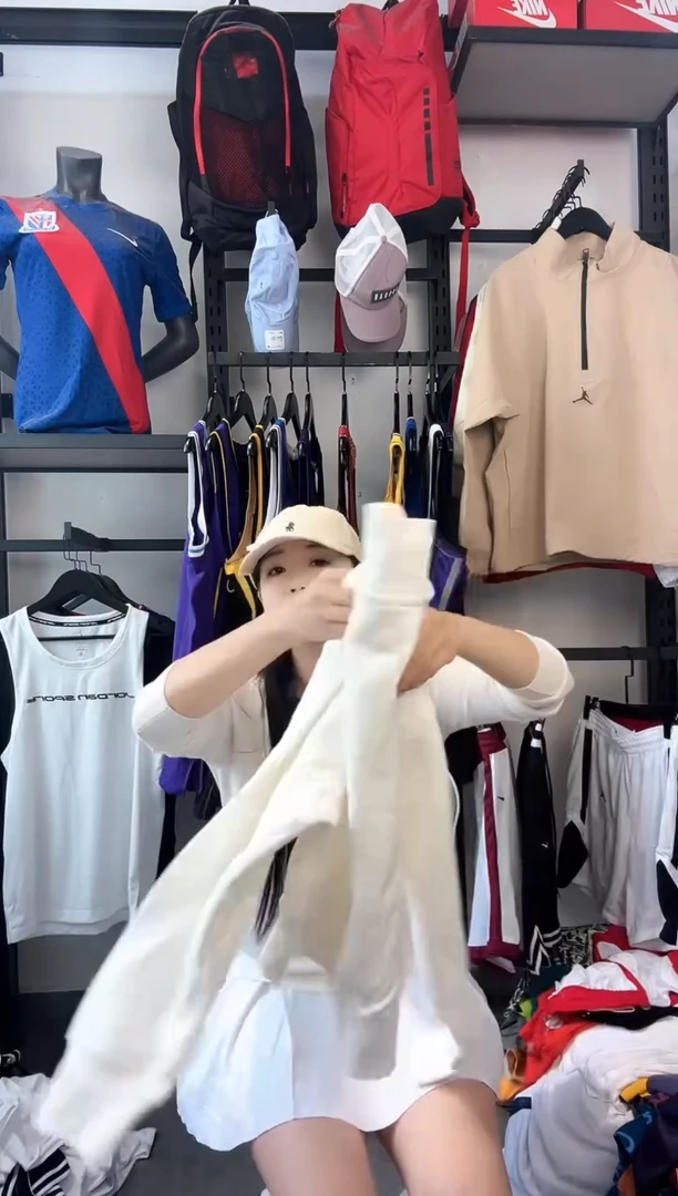 499·编码  耐克卫衣瑕疵修复以直播间过款为准 尺码·