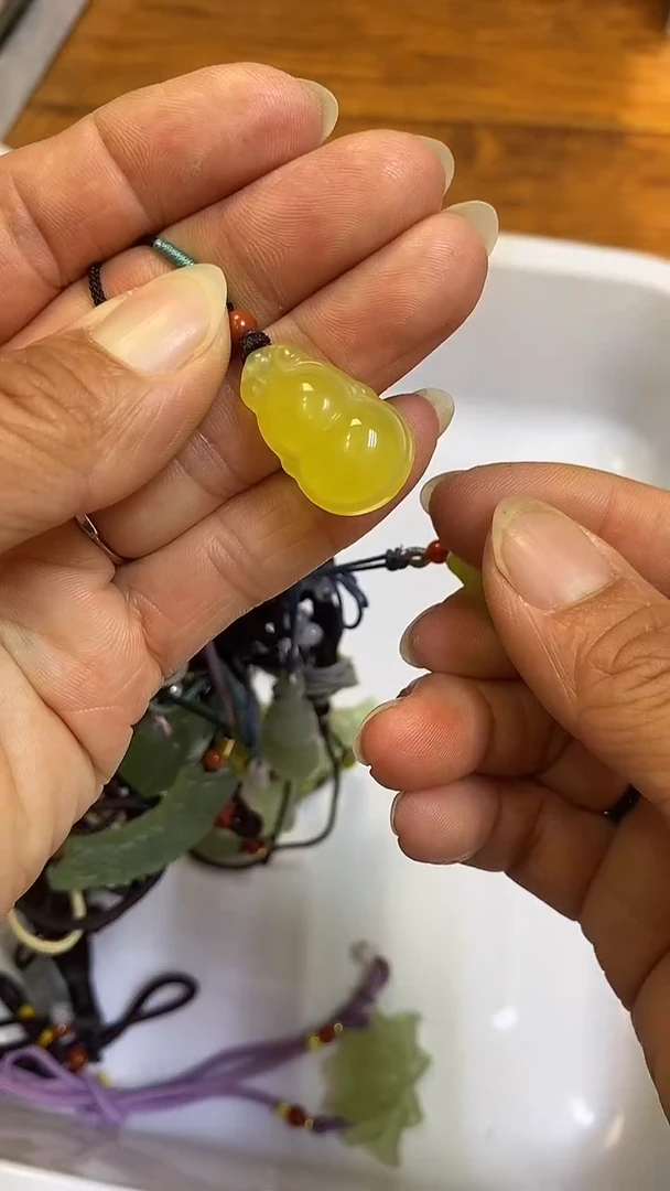 未镶嵌蛇纹石玉葫芦多样性发货其中之一