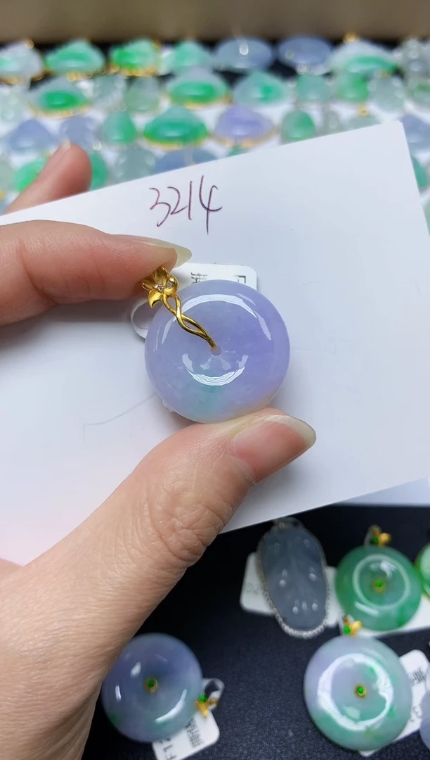 翡翠18K金镶嵌颈饰 天然缅甸翡翠A货