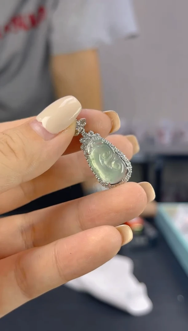翡翠未镶嵌颈饰天然A货翡翠