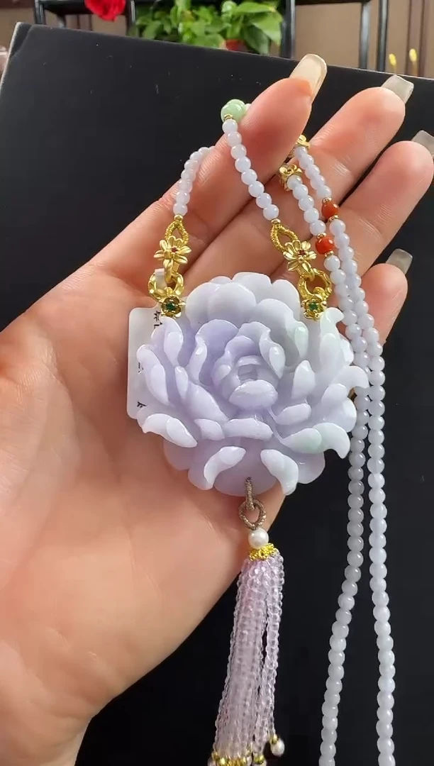 颈饰未镶嵌翡翠花牌
