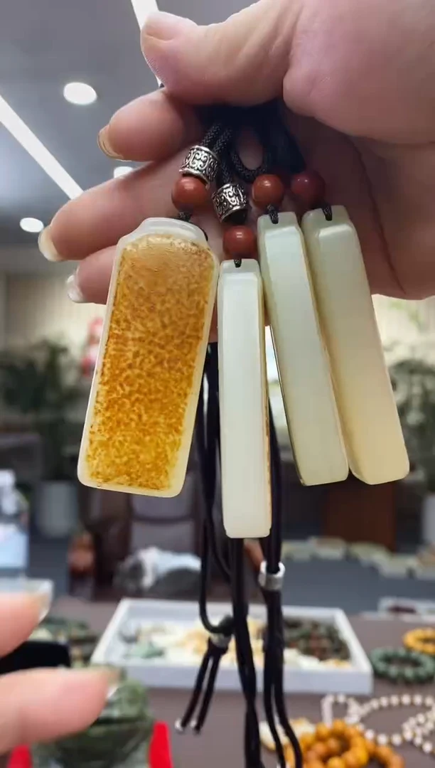 颈饰未镶嵌透闪石质玉绿多样式发货随机发一