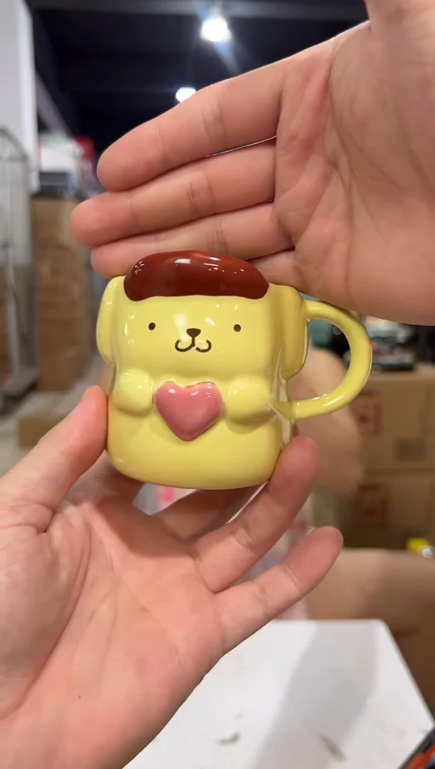 瓷片布丁狗抱爱心一口杯 微瑕