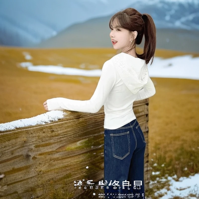 网红卡卡T恤女修身显瘦连帽上衣韩版简约2025刺绣蕾丝百搭打底衫