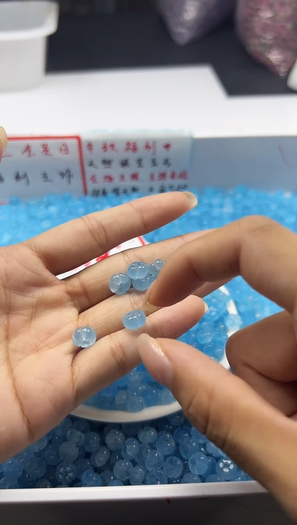 未镶嵌颈饰玛瑙/玉髓W2954（深色）海蓝宝五瓣花8MM*10颗