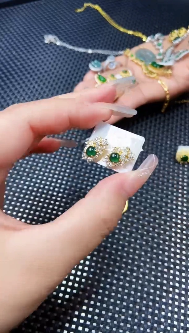 【闪购商品】翡翠未镶嵌耳饰11111111