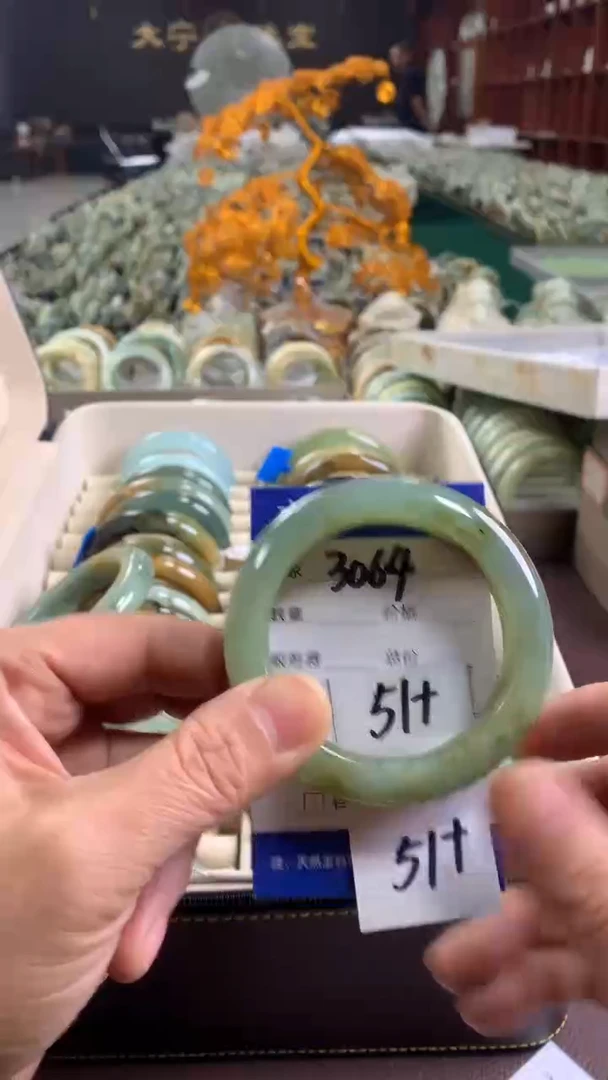 未镶嵌蛇纹石玉手镯3064