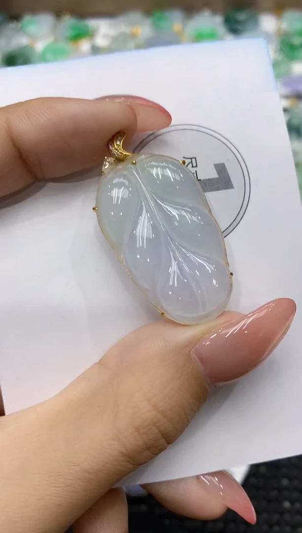颈饰18K金镶嵌翡翠111111111111