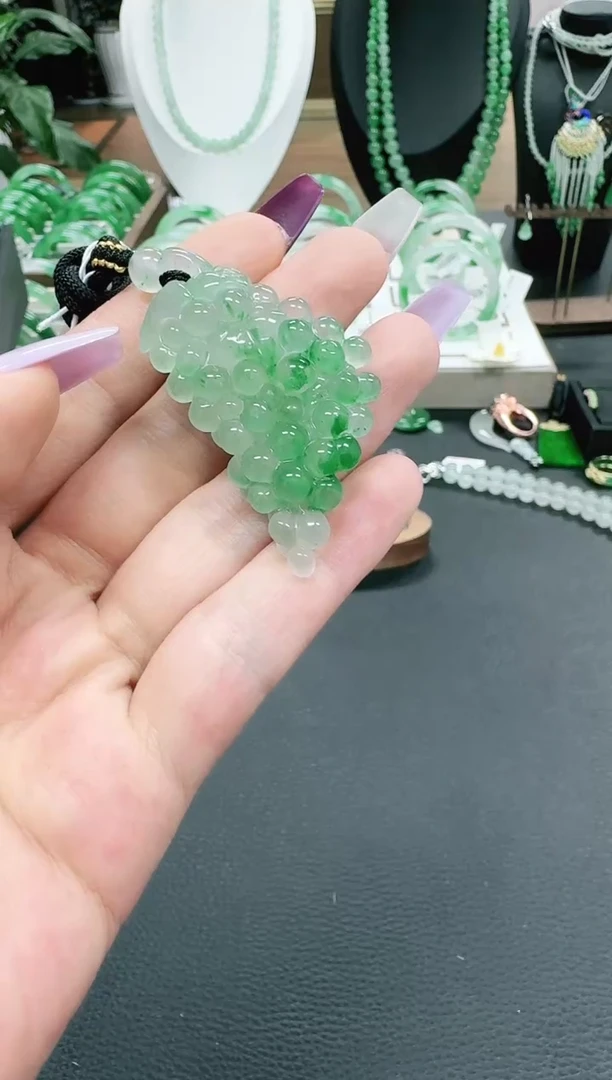 未镶嵌1石英质玉（非洲翠）/1497