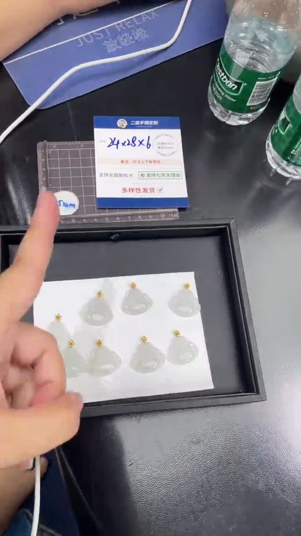 翡翠挂件18K金镶嵌白冰佛公多样性发其一CP16配绳