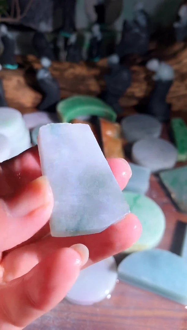 【闪购商品】翡翠吊坠(不含链)未镶嵌52