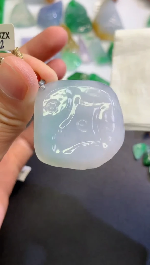 翡翠未镶嵌吊坠(不含链)45