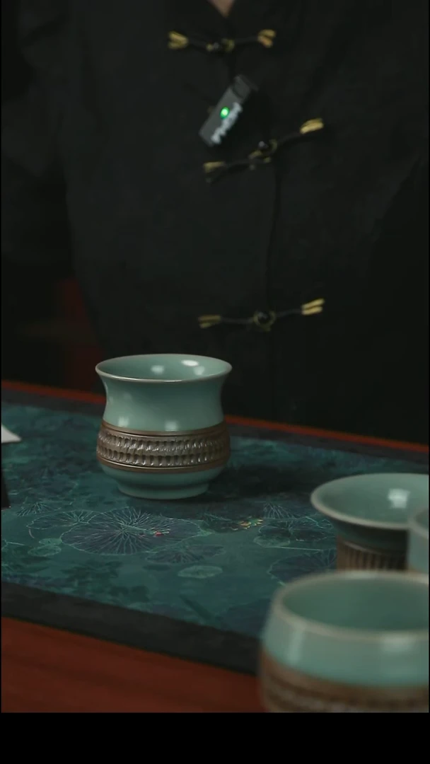九**衣沉香杯 支钉 开片 一级品