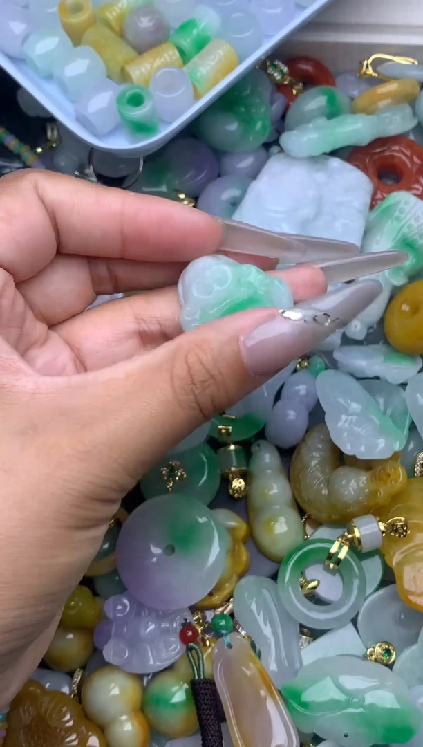 翡翠未镶嵌颈饰天然缅甸翡翠吊坠