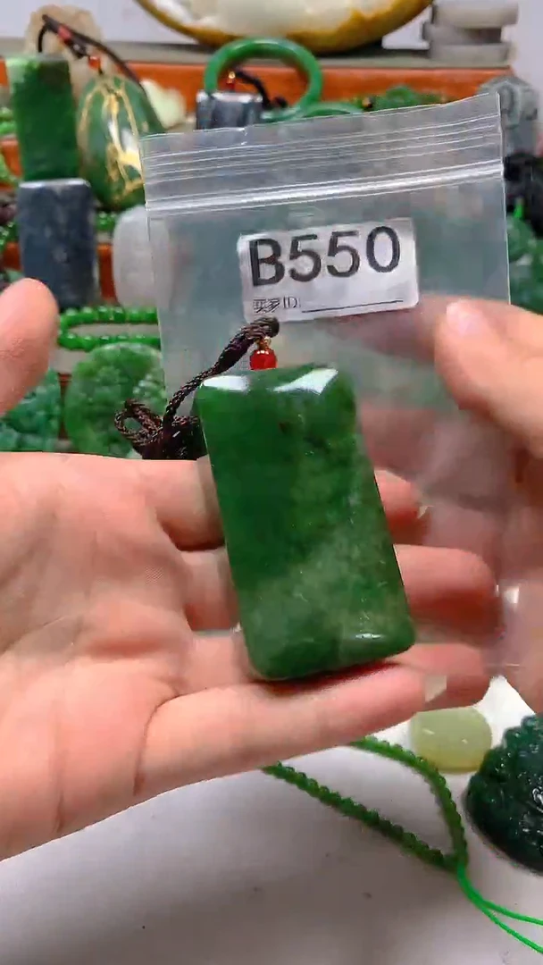 和田玉未镶嵌珠宝半成品1