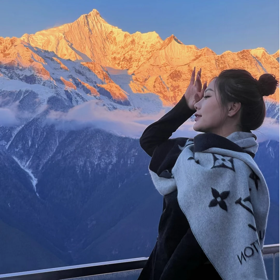 【专柜同款】秋冬季时尚潮流百搭披肩